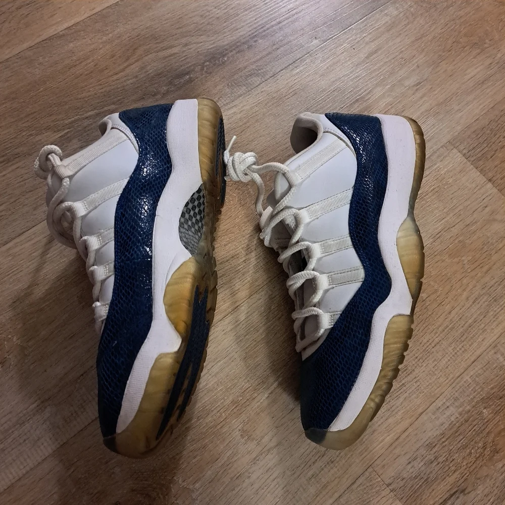 Jordan Navy and White Low-Top Sneakers Men's Size 11